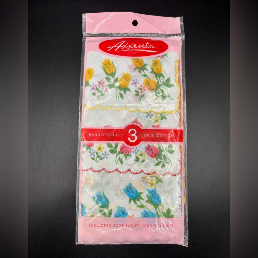 NWT Axxents Handkerchiefs Set‎ of 3 Floral Printed Cotton Scalloped 12” x 12”